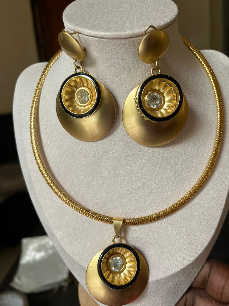 chaine et boucles d'oreilles