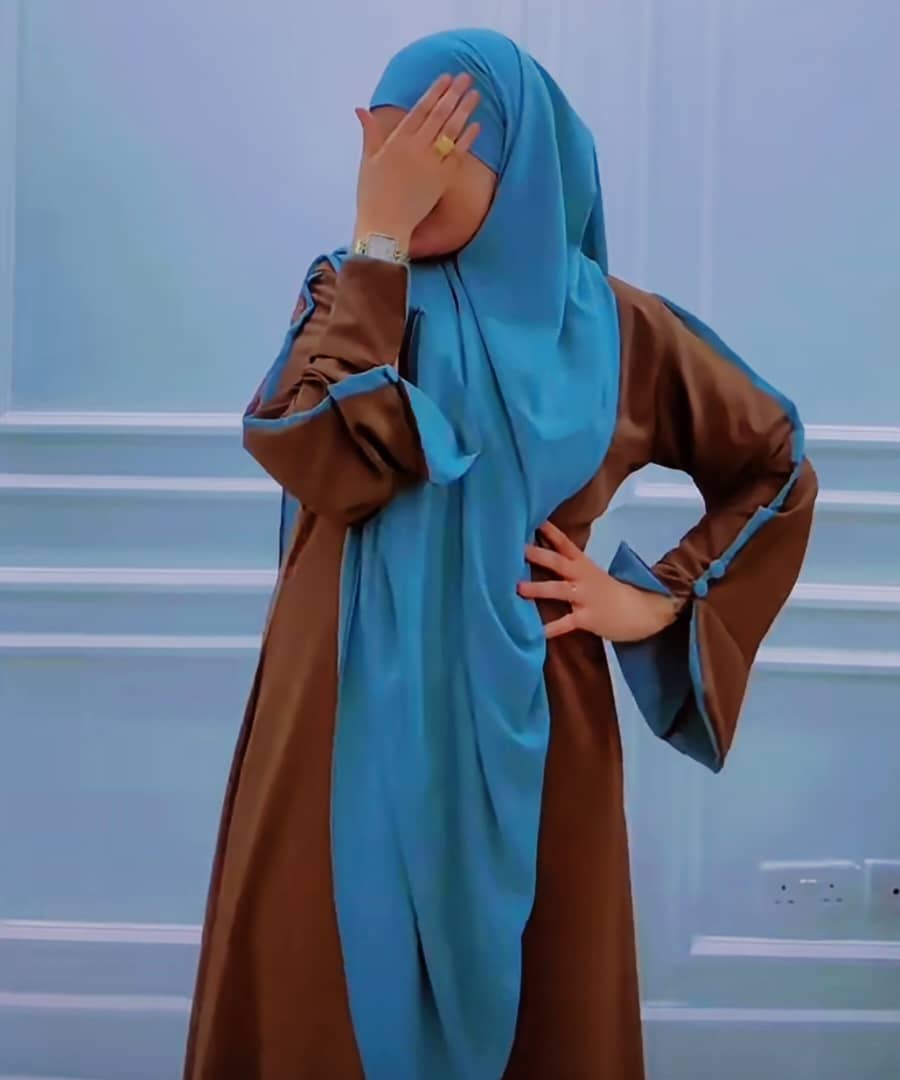 Des vêtements de femme très chic 