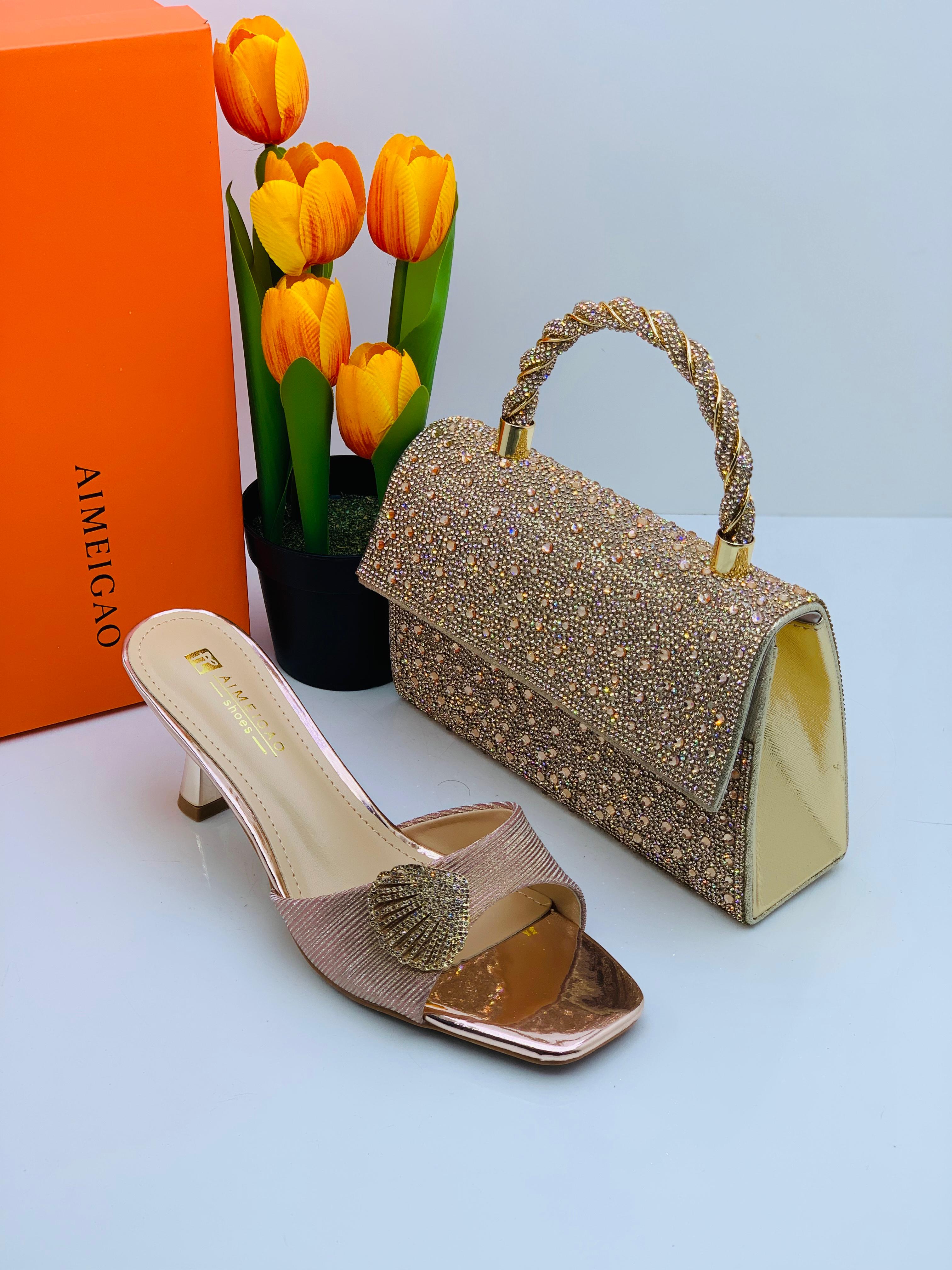 Ensemble sac a main dame et babouche à talon 