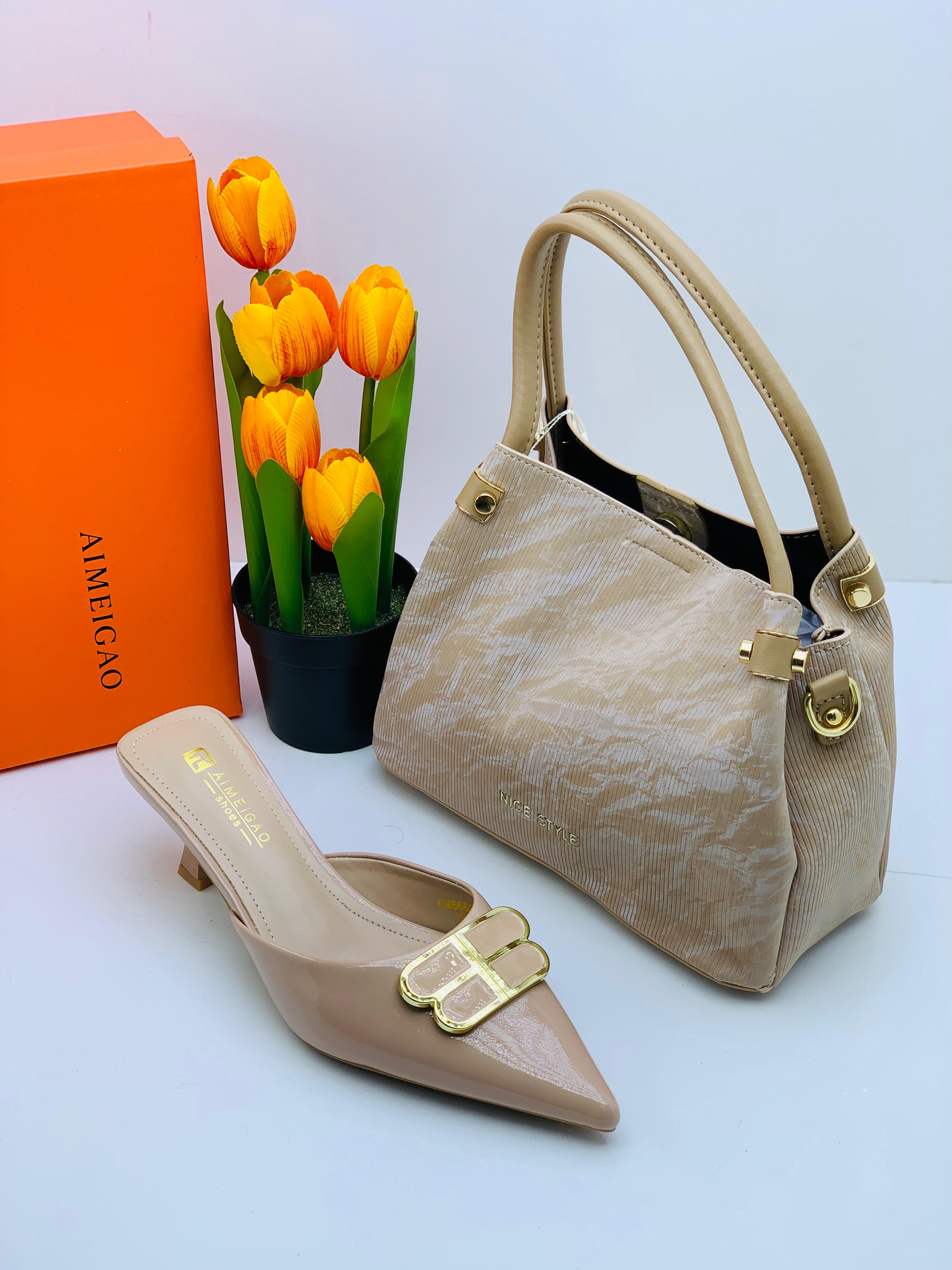 Ensemble sac a main dame et babouche à talon 