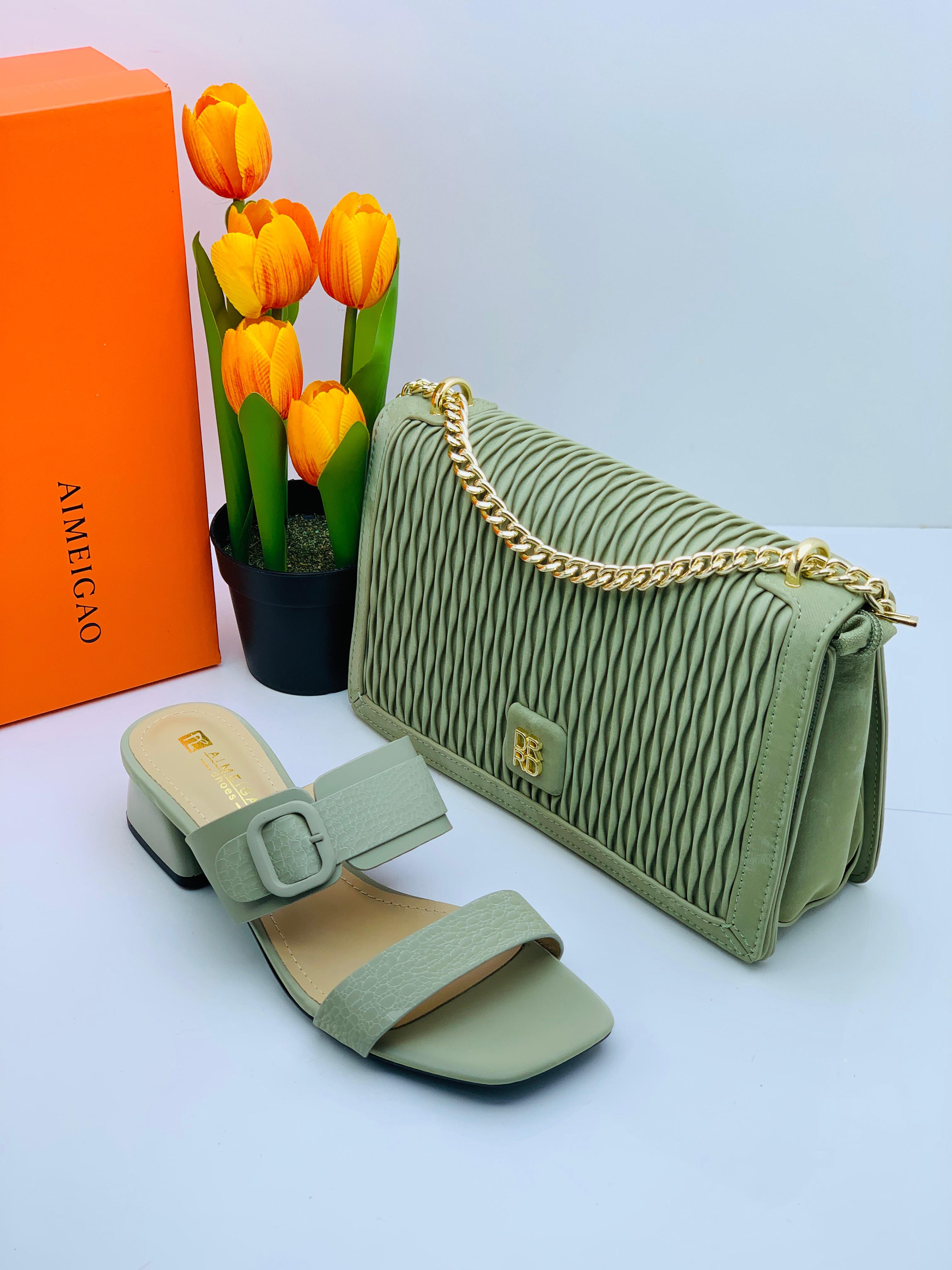 Ensemble sac a main dame et babouche à talon 