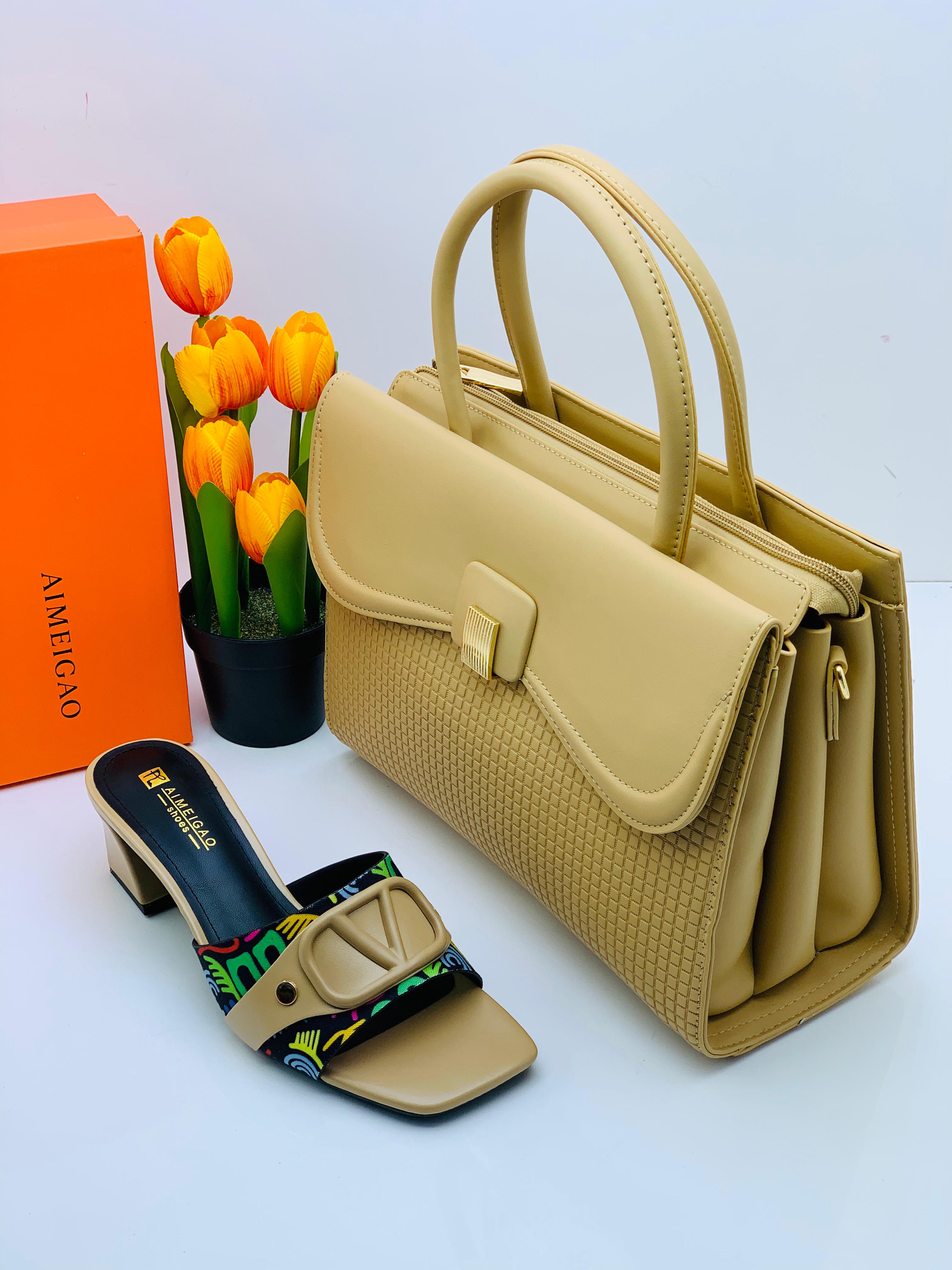 Ensemble sac a main dame et babouche à talon 