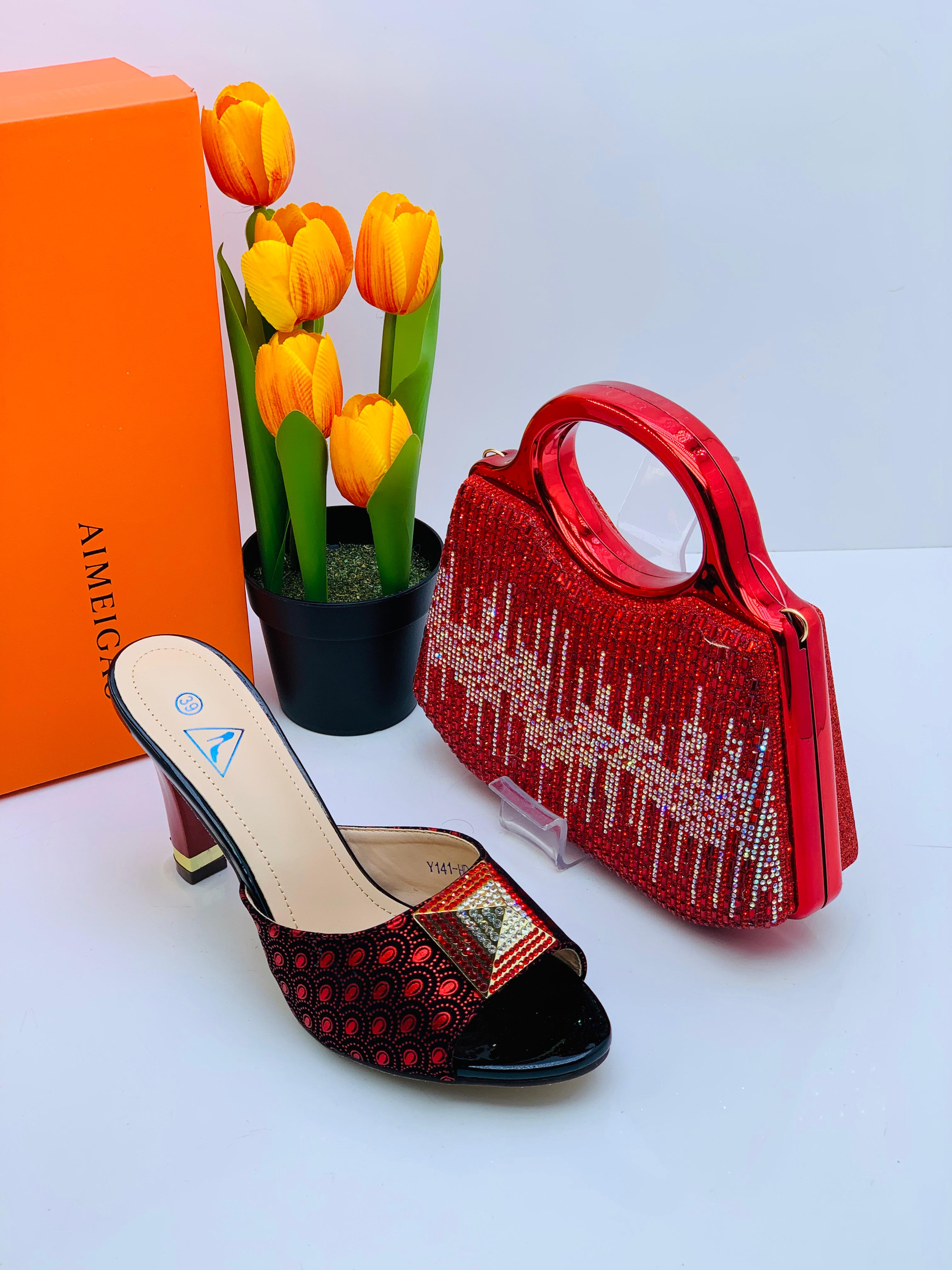 Ensemble sac a main dame et babouche à talon 